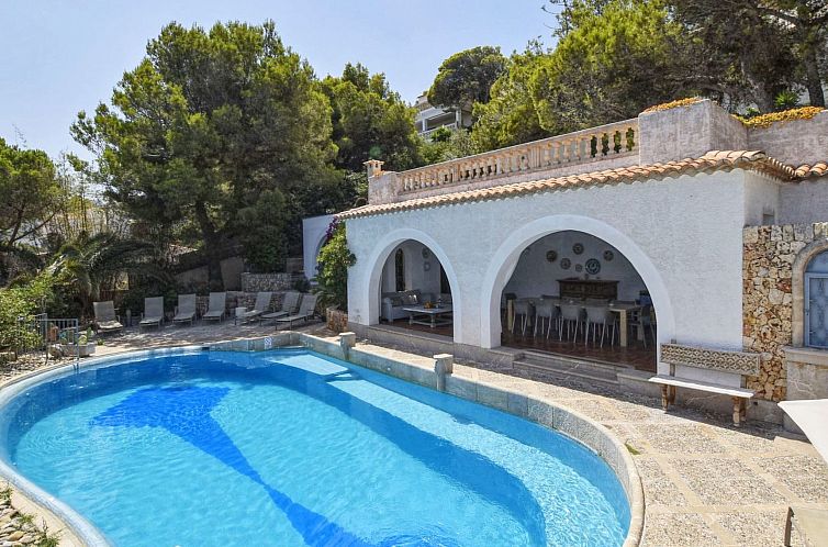 Vakantiehuis Unglaubliche Villa mit Meerblick und Pool