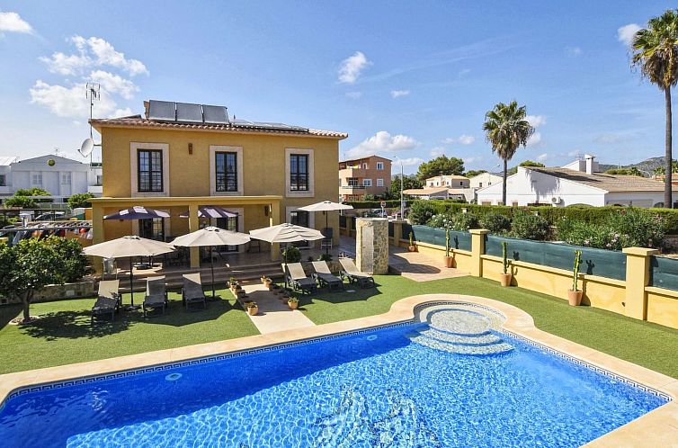 Vakantiehuis Schöne Villa mit Pool in der Nähe des Strande