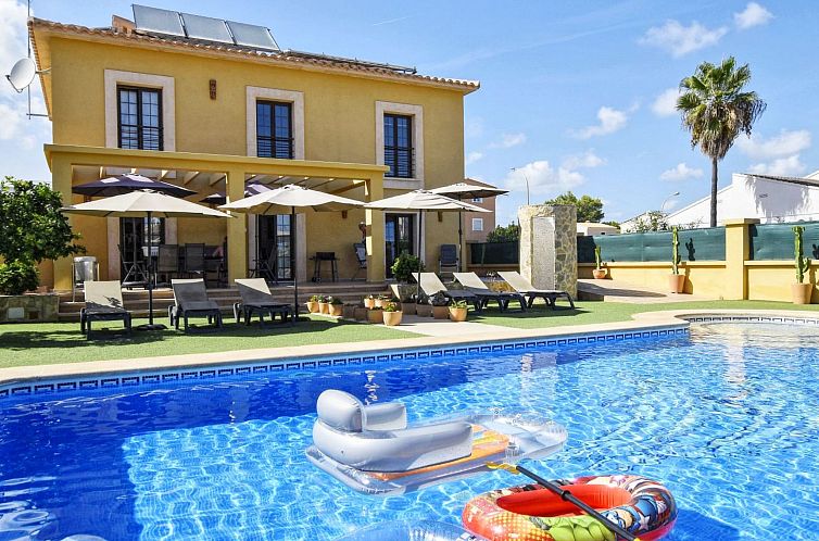 Vakantiehuis Schöne Villa mit Pool in der Nähe des Strande