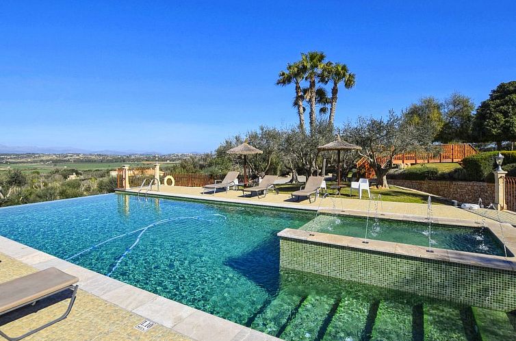 Vakantiehuis Wunderschönes Ferienhaus in Ariany mit Private