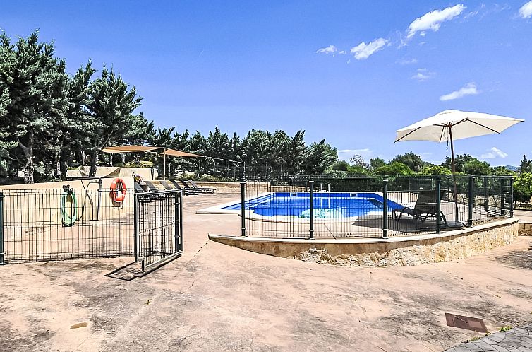 Vakantiehuis Finca mit großem eingezäunten Pool und Klimaa