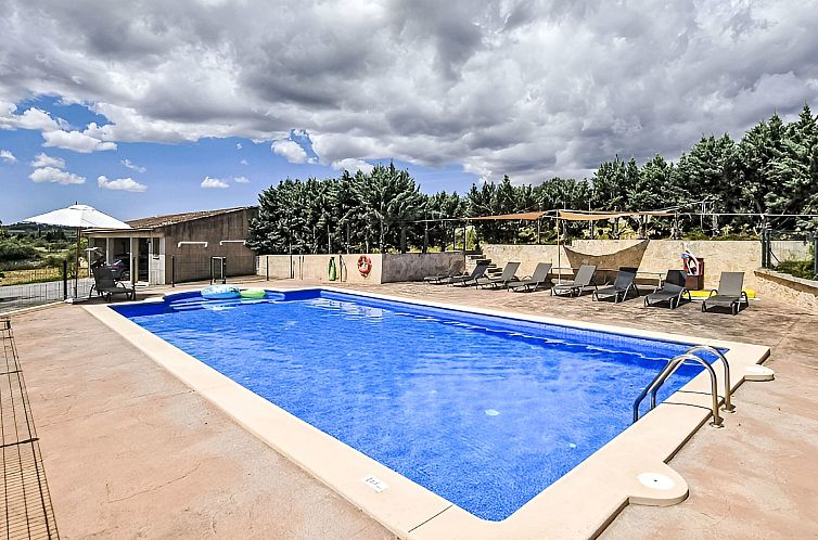 Vakantiehuis Finca mit großem eingezäunten Pool und Klimaa
