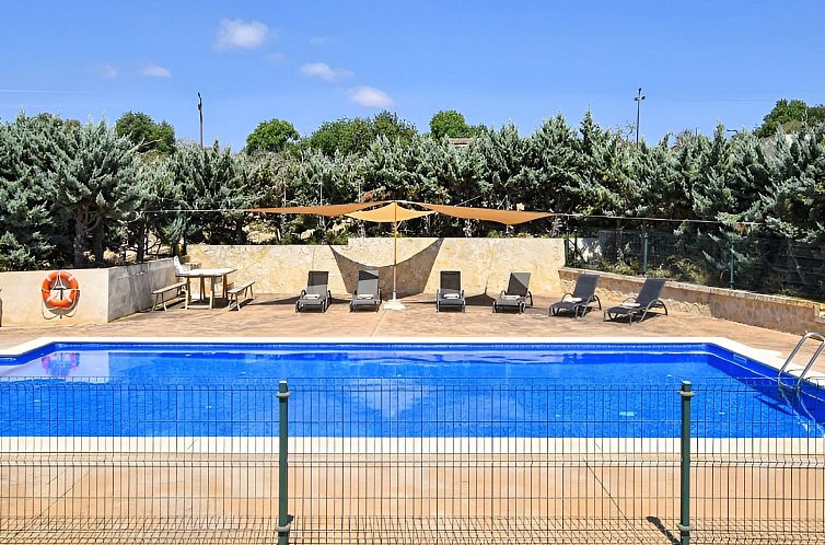 Vakantiehuis Finca mit großem eingezäunten Pool und Klimaa
