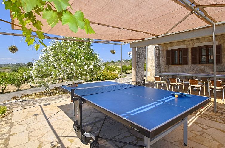 Vakantiehuis Finca mit großem eingezäunten Pool und Klimaa