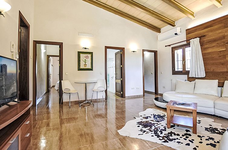 Vakantiehuis Finca mit großem eingezäunten Pool und Klimaa