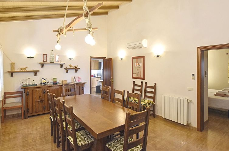 Vakantiehuis Finca mit großem eingezäunten Pool und Klimaa