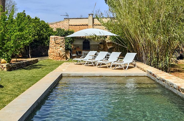 Vakantiehuis Luxuriöse Villa mit Pool und Klimaanlage für 