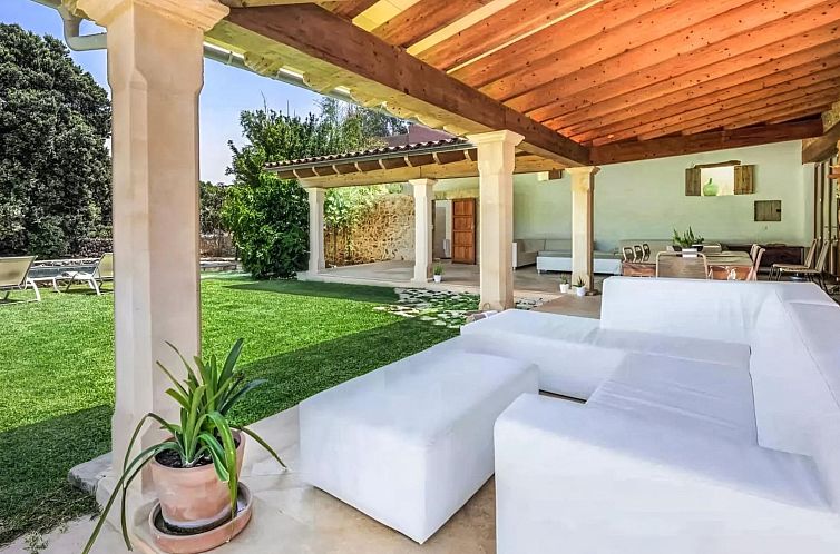 Vakantiehuis Luxuriöse Villa mit Pool und Klimaanlage für 