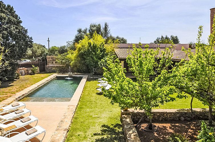 Vakantiehuis Luxuriöse Villa mit Pool und Klimaanlage für 