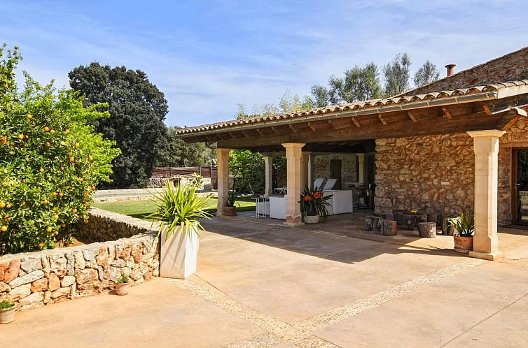 Vakantiehuis Luxuriöse Villa mit Pool und Klimaanlage für 