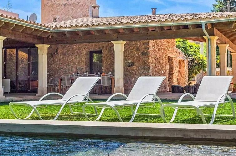 Vakantiehuis Luxuriöse Villa mit Pool und Klimaanlage für 