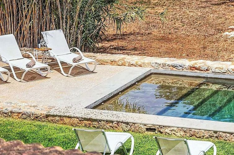 Vakantiehuis Luxuriöse Villa mit Pool und Klimaanlage für 