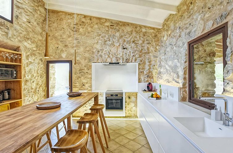 Vakantiehuis Luxuriöse Villa mit Pool und Klimaanlage für 