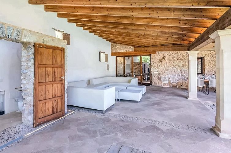 Vakantiehuis Luxuriöse Villa mit Pool und Klimaanlage für 