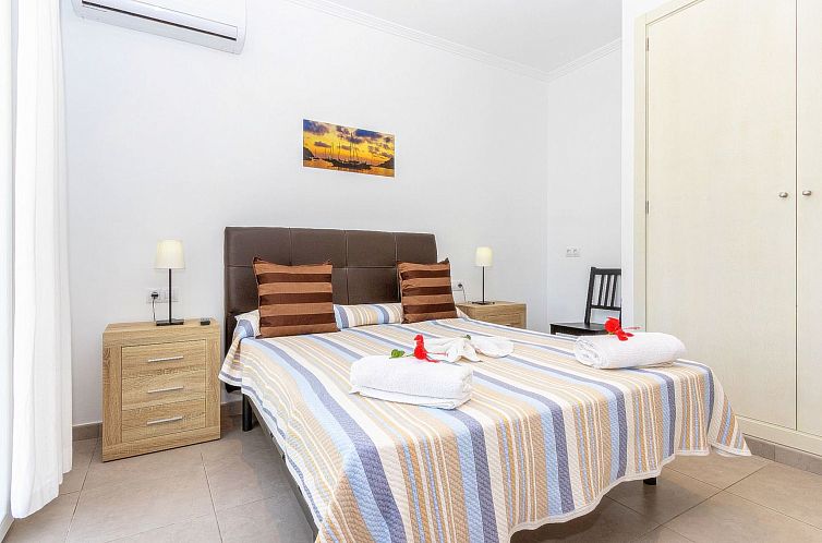 Vakantiehuis Chalet 'Lagoa' mit privatem Pool