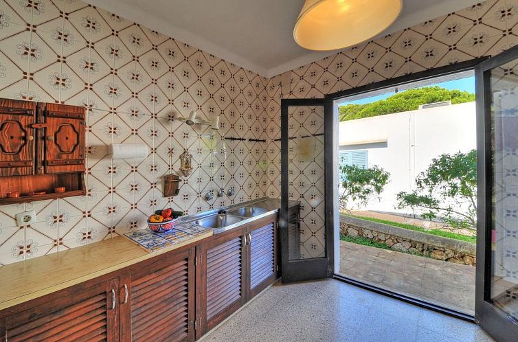 Vakantiehuis Einfaches Ferienhaus für 6 Personen in erster 