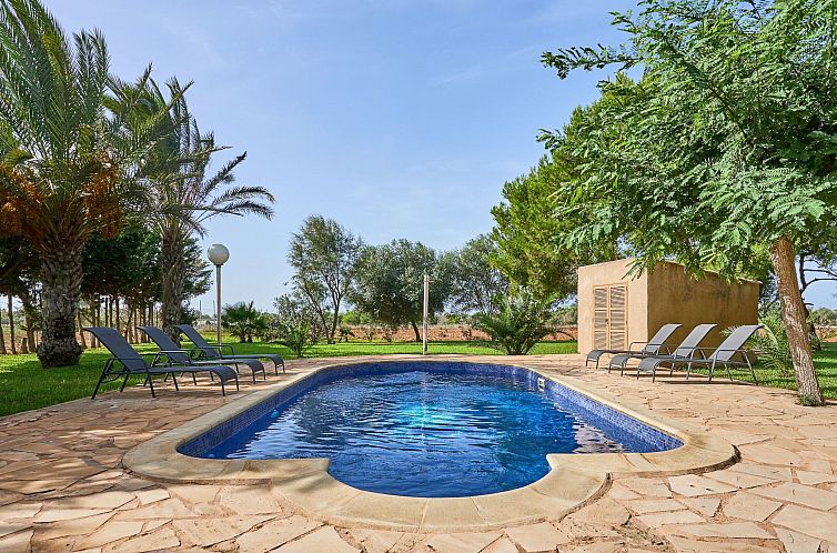 Vakantiehuis Rustikale Villa mit privatem Pool