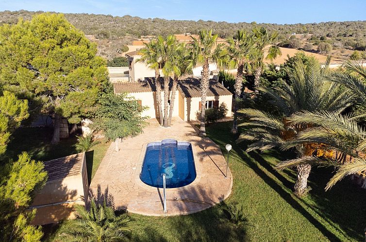 Vakantiehuis Rustikale Villa mit privatem Pool