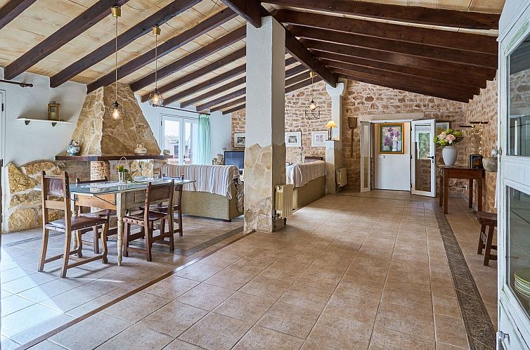 Vakantiehuis Rustikale Villa mit privatem Pool