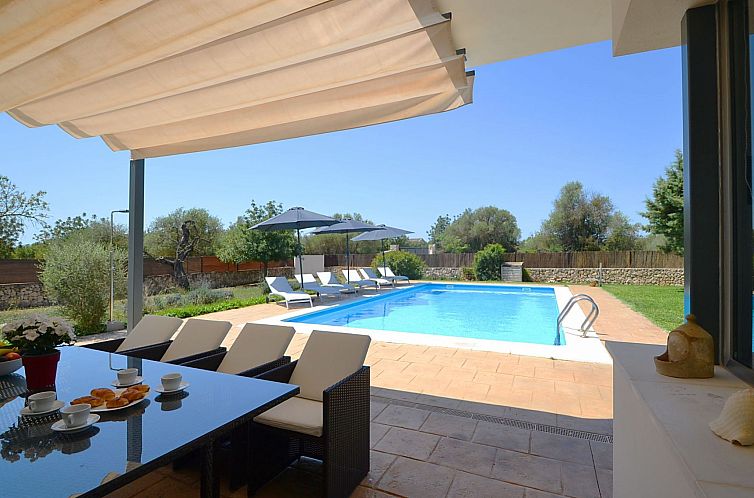 Vakantiehuis Schönes modernes Ferienhaus C84MLL