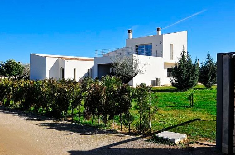 Vakantiehuis Schönes modernes Ferienhaus C84MLL