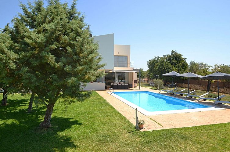 Vakantiehuis Schönes modernes Ferienhaus C84MLL