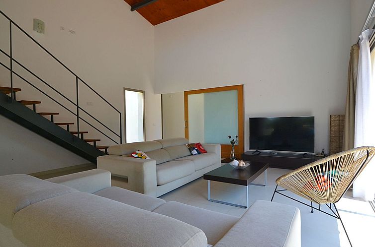 Vakantiehuis Schönes modernes Ferienhaus C84MLL
