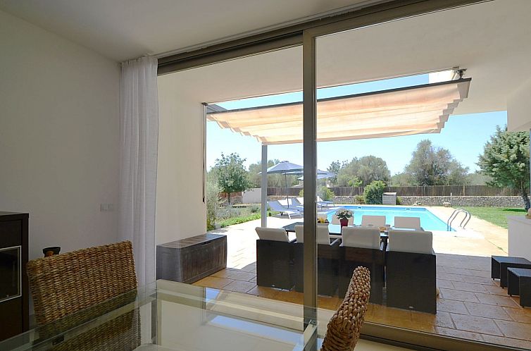 Vakantiehuis Schönes modernes Ferienhaus C84MLL