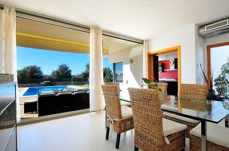 Vakantiehuis Schönes modernes Ferienhaus C84MLL