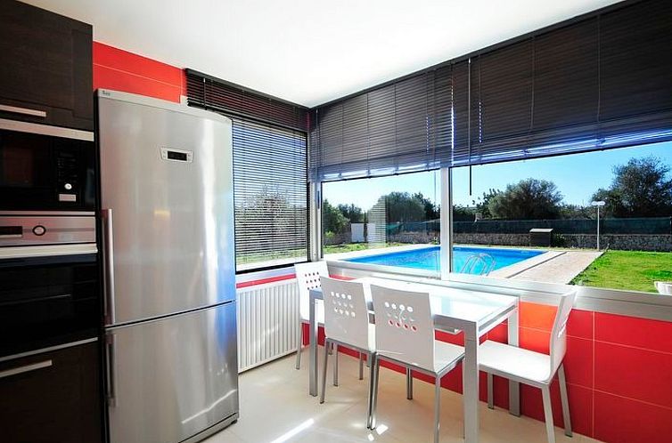 Vakantiehuis Schönes modernes Ferienhaus C84MLL