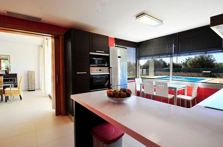 Vakantiehuis Schönes modernes Ferienhaus C84MLL