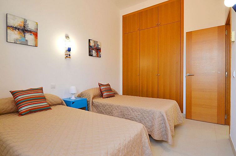 Vakantiehuis Schönes modernes Ferienhaus C84MLL