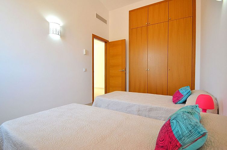 Vakantiehuis Schönes modernes Ferienhaus C84MLL