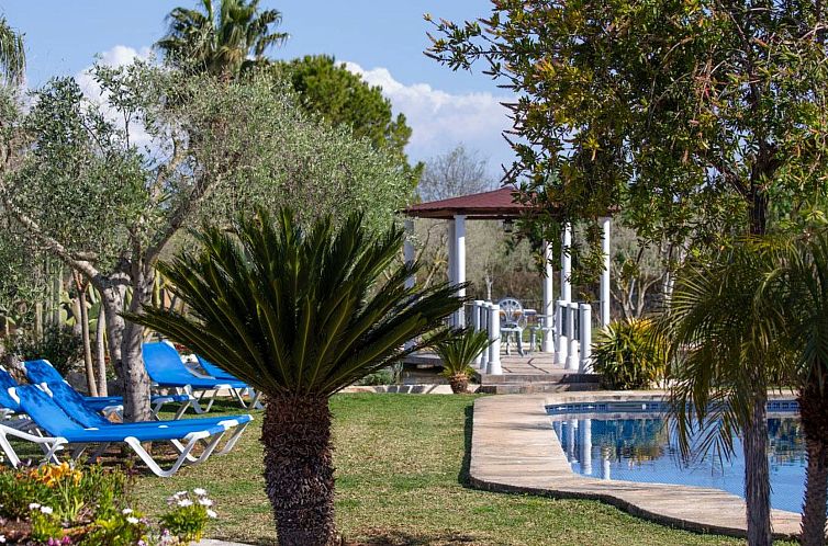 Vakantiehuis Finca mit Tennisplatz und Schwimmbad