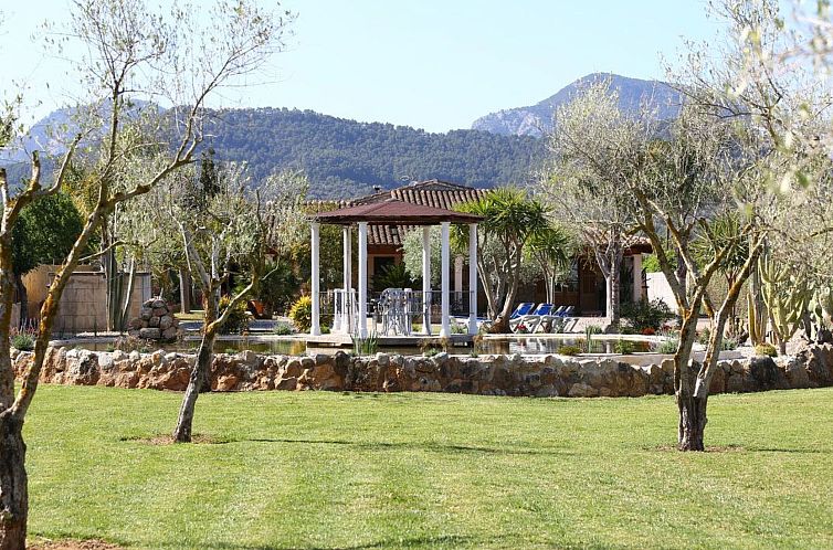 Vakantiehuis Finca mit Tennisplatz und Schwimmbad