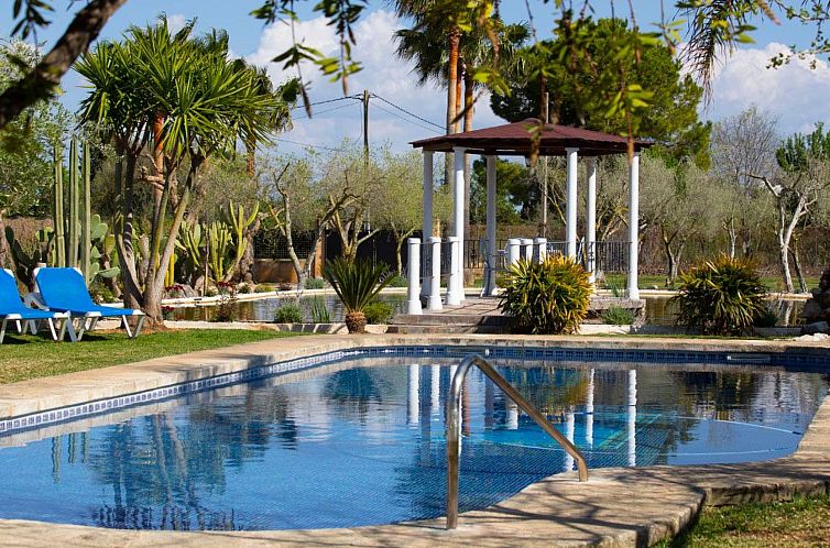 Vakantiehuis Finca mit Tennisplatz und Schwimmbad