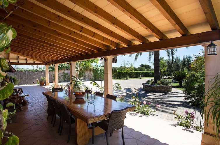 Vakantiehuis Finca mit Tennisplatz und Schwimmbad