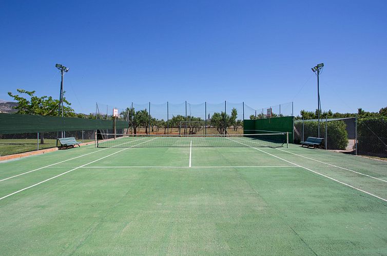 Vakantiehuis Finca mit Tennisplatz und Schwimmbad