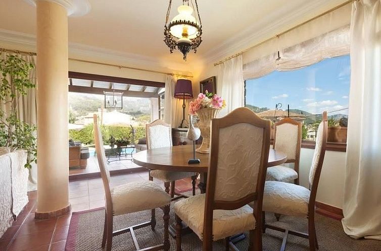 Vakantiehuis Schöne Villa mit Schwimmbad in Mancor de la Va