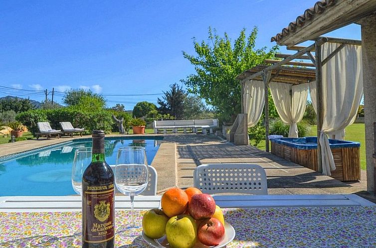 Vakantiehuis Gemütliches Landhaus mit Panoramablick, Pool u