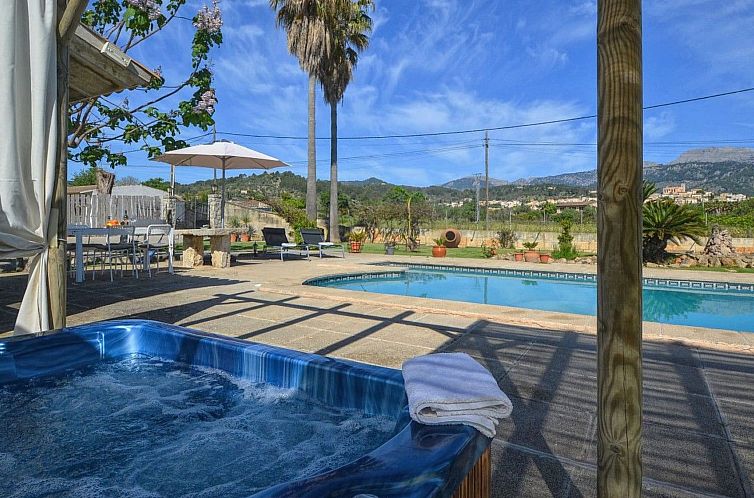 Vakantiehuis Gemütliches Landhaus mit Panoramablick, Pool u