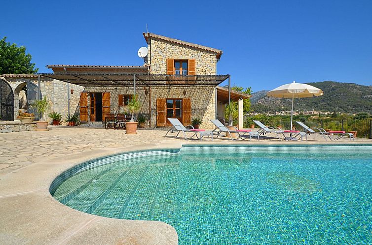 Guest house 1601913 - Holiday property Mallorca - Vakantiehuis in Selva mit Gepflegtem Garten
