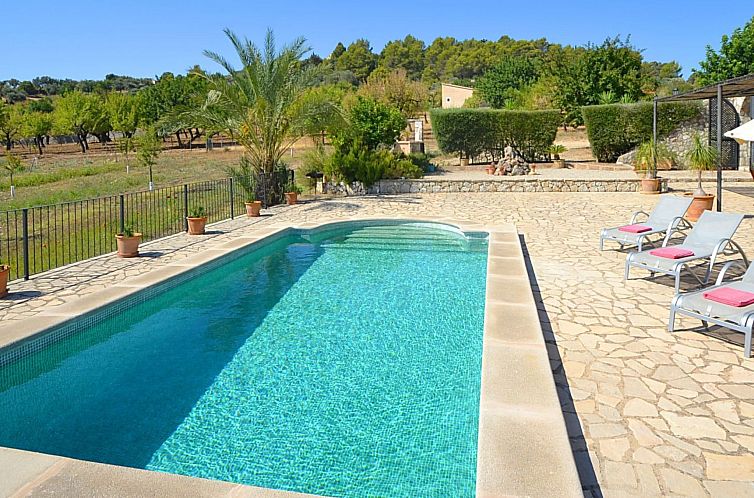 Vakantiehuis in Selva mit Gepflegtem Garten