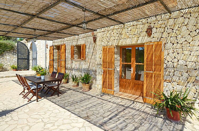 Vakantiehuis in Selva mit Gepflegtem Garten