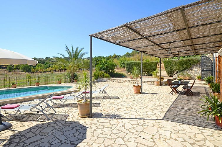 Vakantiehuis in Selva mit Gepflegtem Garten