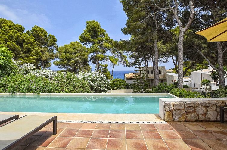 Vakantiehuis Schönes Haus mit Pool und Meerblick