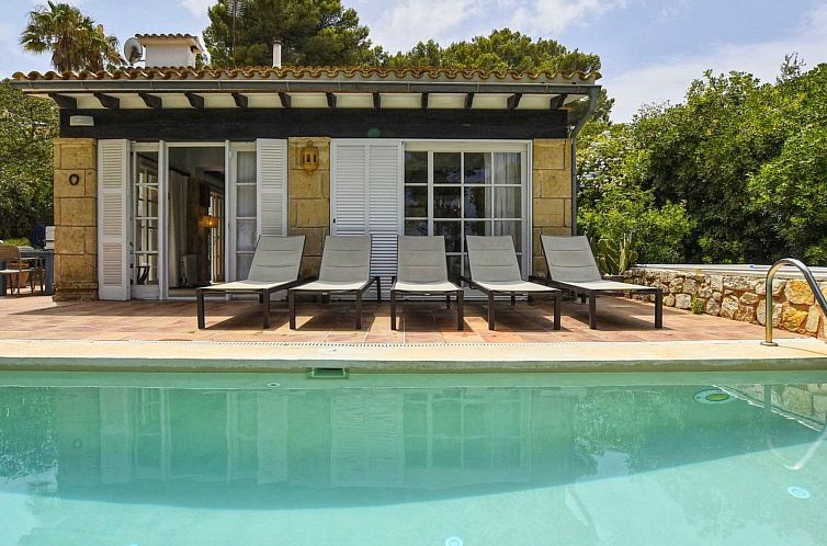 Vakantiehuis Schönes Haus mit Pool und Meerblick