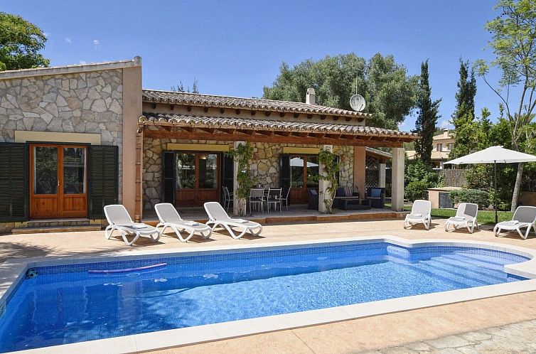 Vakantiehuis Moderne Villa mit privatem Pool in Crestatx