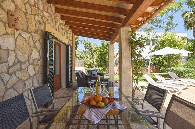 Vakantiehuis Moderne Villa mit privatem Pool in Crestatx