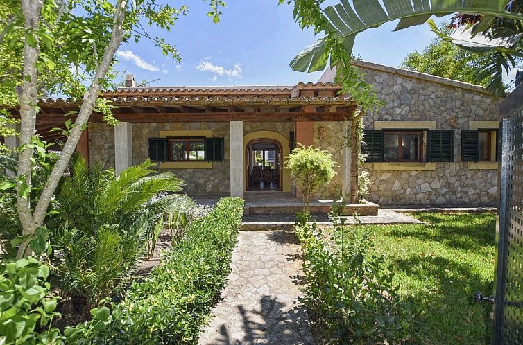 Vakantiehuis Moderne Villa mit privatem Pool in Crestatx
